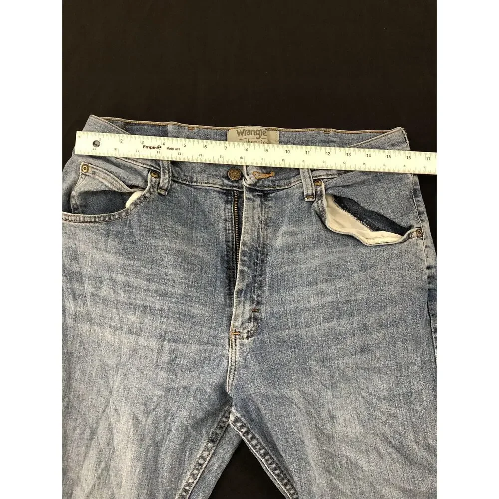 Wrangler Jeans Mens 34x32 Blue Light Wash Straight Stretch Denim Authentics